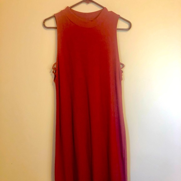 Burgundy high neck dress - Picture 1 of 4